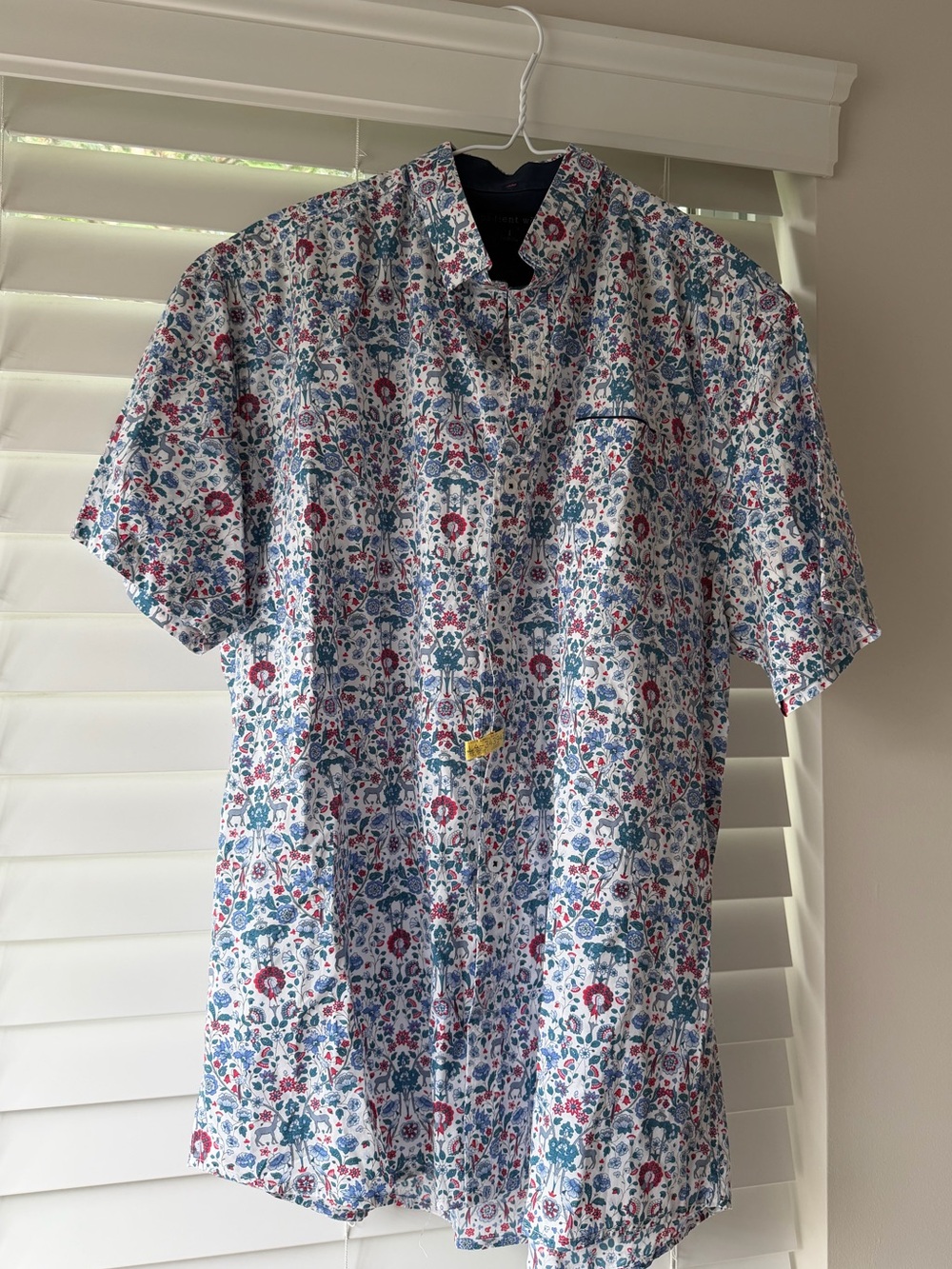 Impatient Wolves - Men's Short-Sleeve Floral Button-Up Shirt (medium)
